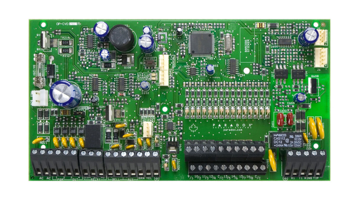 Paradox SP7000+/PCB – Žično-bežični konvencionalni paneli